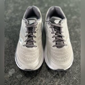 Saucony Echelon 8‎ Charcoal Grey/White Athletic Shoes Women’s Size 7